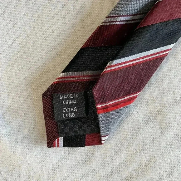 Sean John 100% Silk Men's Neck Tie Red Black Silver Striped Extra Long/Tall - Picture 5 of 5